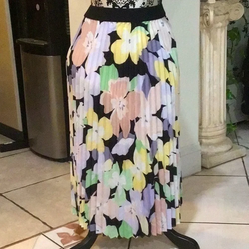 Calvin Klein Women's Skirt Yellow  A-Line Pleated Floral